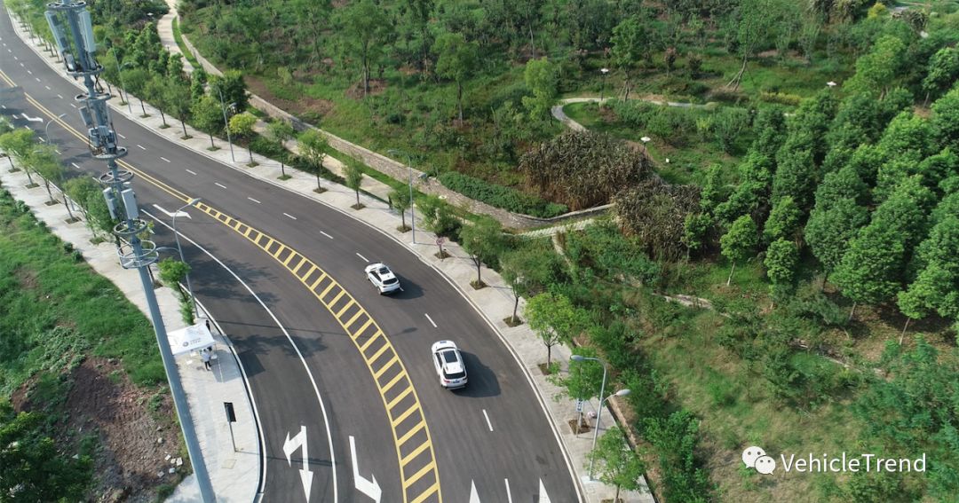 _道路驾驶技能考试费用_自动驾驶公共汽车