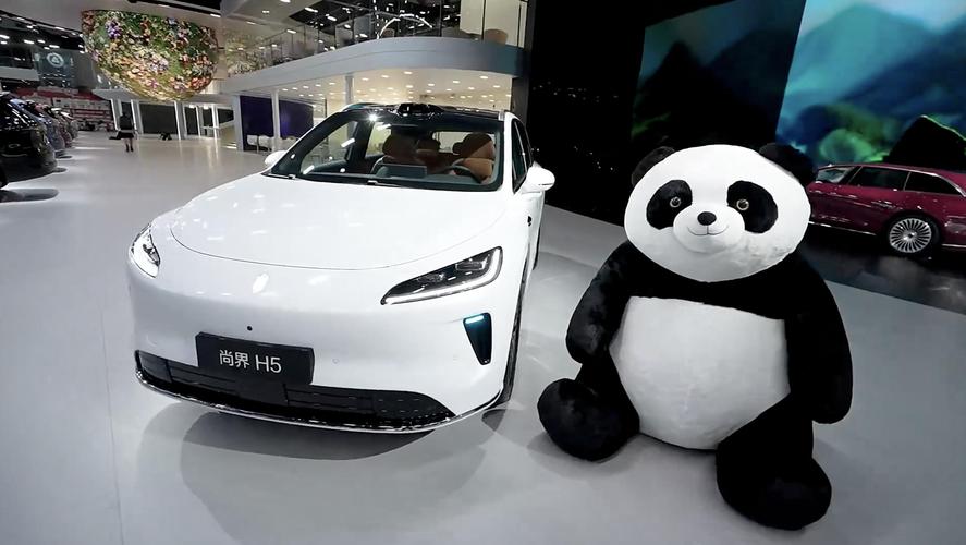 _成都摩尔车汇广场车展_成都国际车展有什么车
