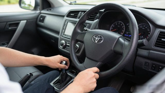 单踏板模式电动车_模拟手动挡系统_机器式离合器构造图
